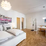 Grosse Altstadtwohnung In Top Lage Zentrum